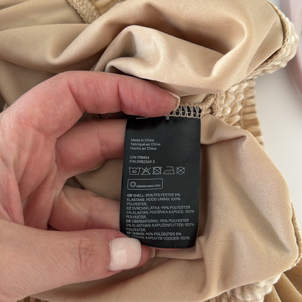 NEW- H&M Divided Velour Cropped Y2K Hoodie Jacket - Picture 10 of 10